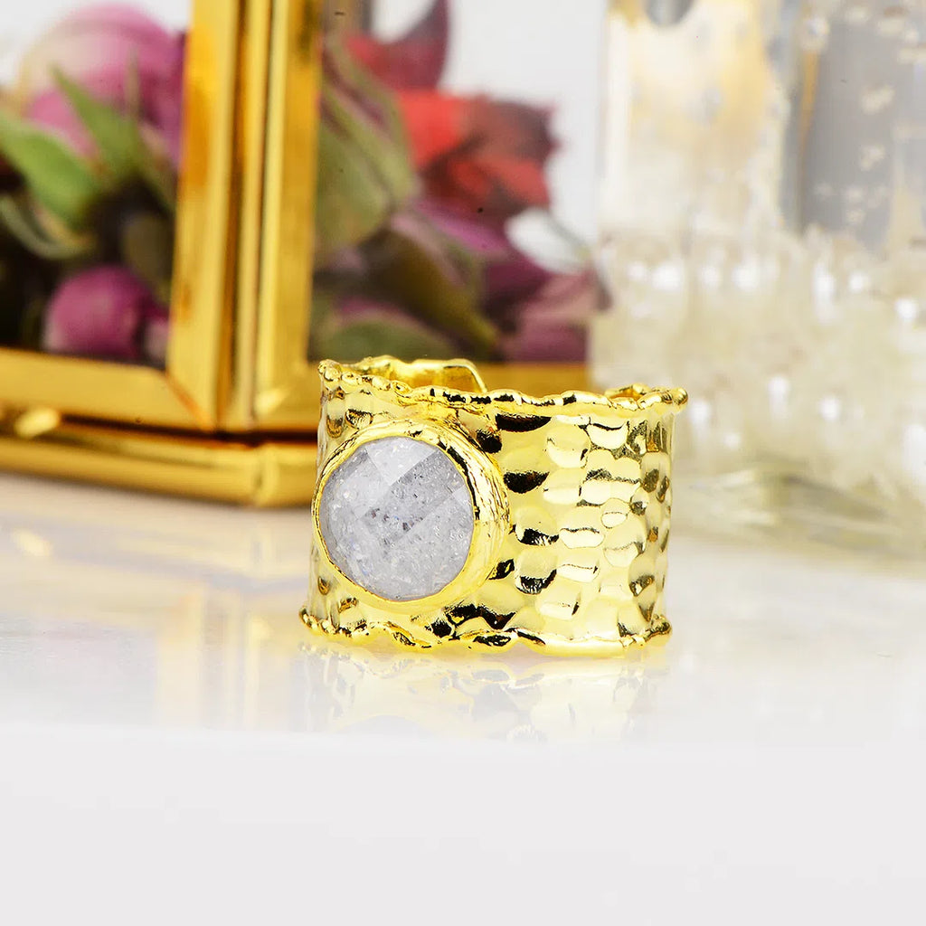 White-Sparkling-Jade-Circle-Shape-Stone-Ring-model